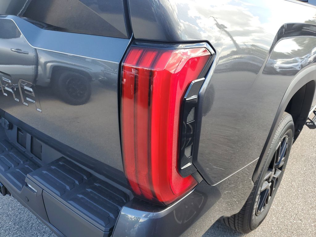 2026 Toyota Tundra Limited Image 24 of 32