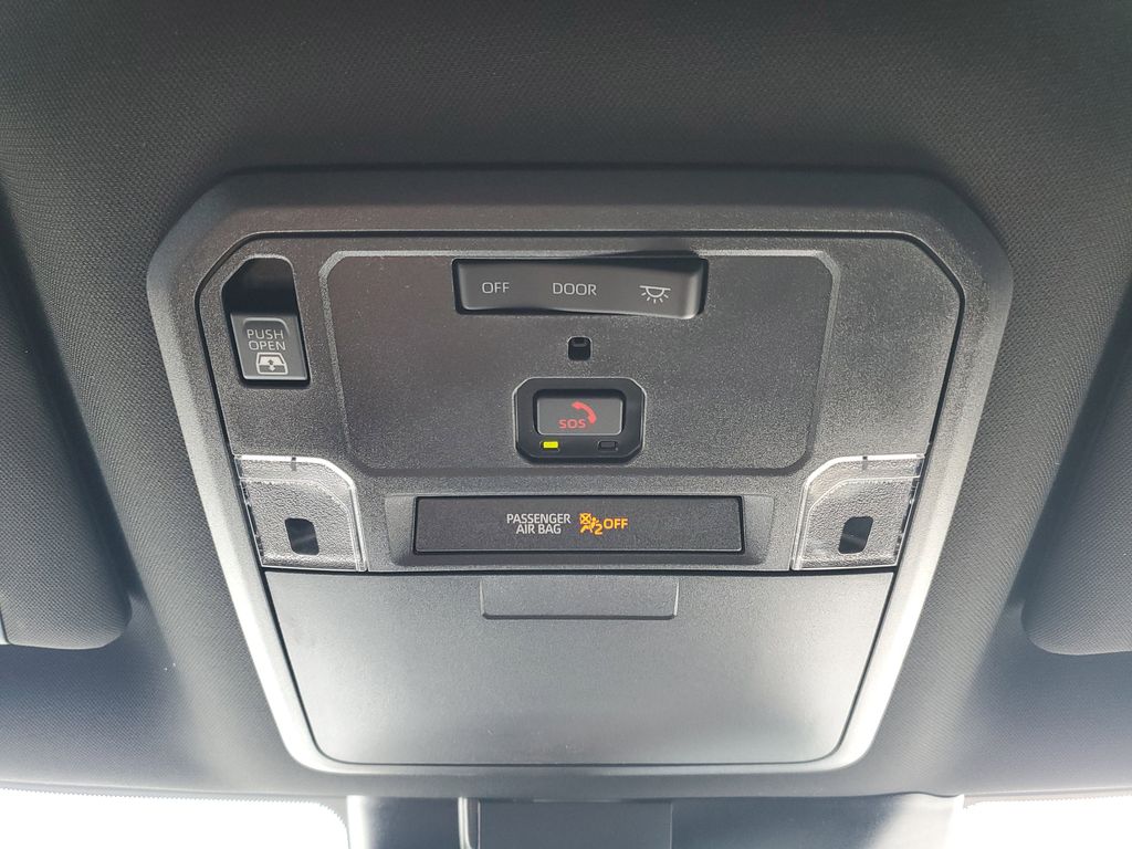 2026 Toyota Tundra Limited Image 26 of 32