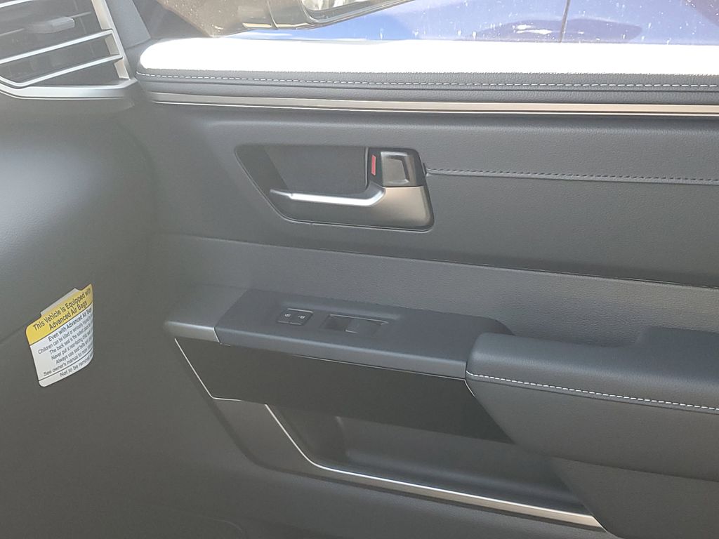 2026 Toyota Tundra Limited Image 29 of 32