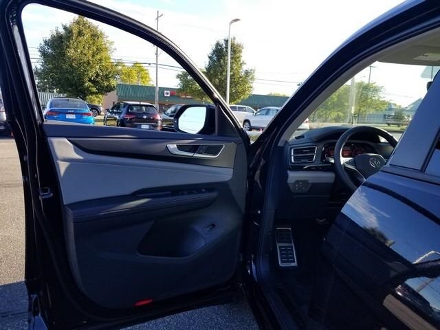 2026 Volkswagen Atlas 2.0T Peak Edition Image 12 of 15