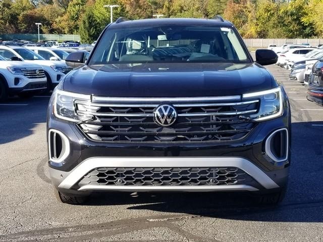 2026 Volkswagen Atlas 2.0T Peak Edition Image 2 of 15