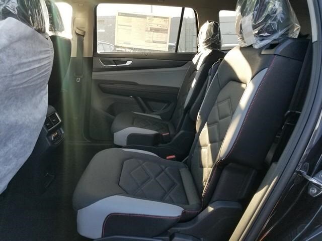 2026 Volkswagen Atlas 2.0T Peak Edition Image 7 of 15