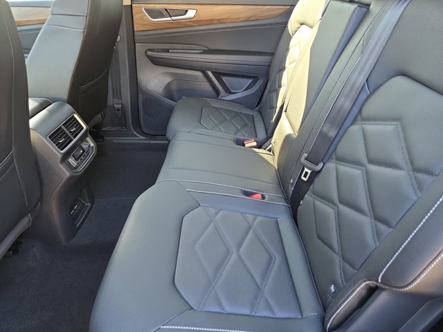 2026 Volkswagen Atlas 2.0T SE Image 5 of 10