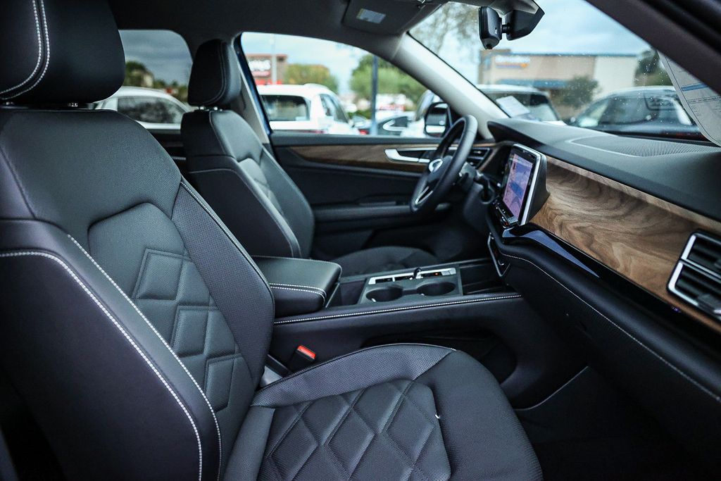 2026 Volkswagen Atlas 2.0T SE Image 11 of 34