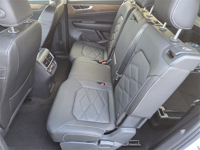 2026 Volkswagen Atlas 2.0T SE Image 6 of 13