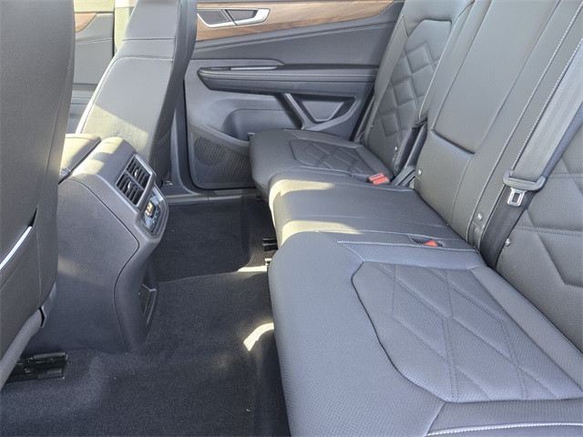 2026 Volkswagen Atlas 2.0T SE Image 5 of 12