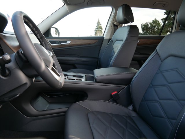 2026 Volkswagen Atlas 2.0T SE Image 6 of 12