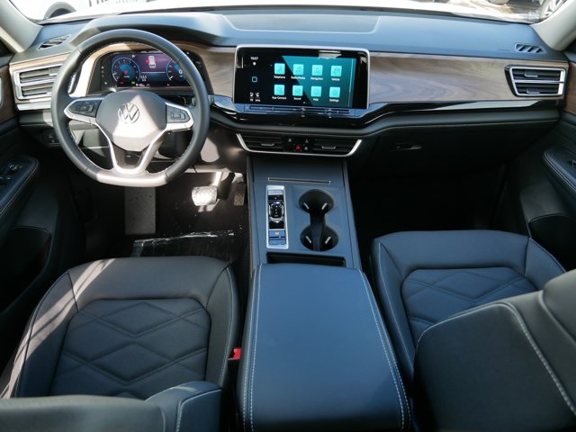 2026 Volkswagen Atlas 2.0T SE Image 7 of 12