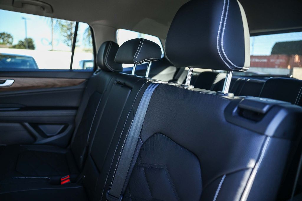 2026 Volkswagen Atlas 2.0T SE Image 11 of 33