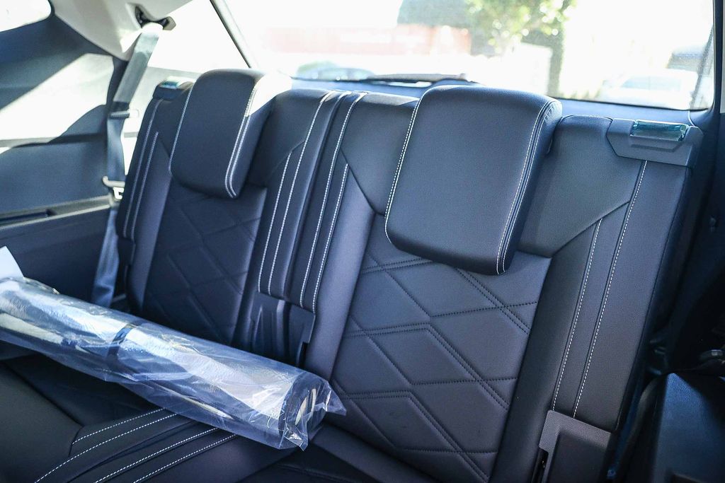 2026 Volkswagen Atlas 2.0T SE Image 10 of 33