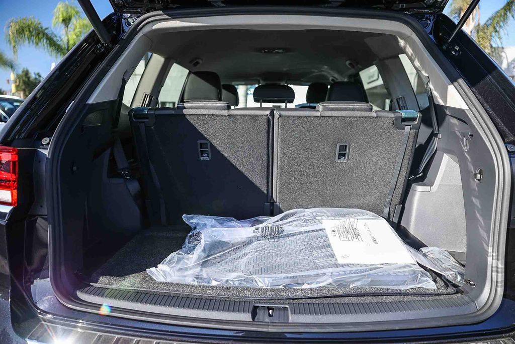 2026 Volkswagen Atlas 2.0T SE Image 8 of 33