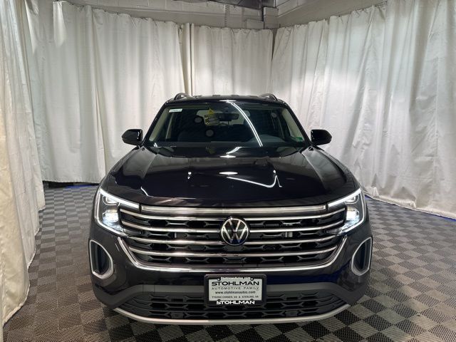 2026 Volkswagen Atlas 2.0T SE Image 3 of 40