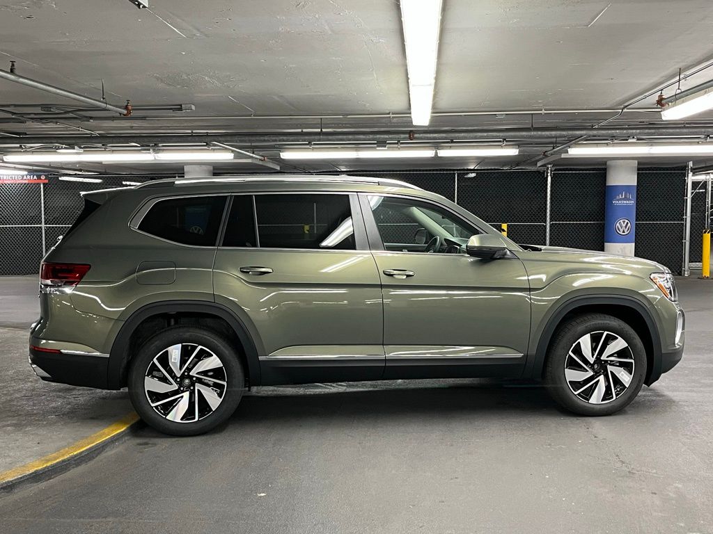 2026 Volkswagen Atlas 2.0T SEL Image 6 of 40