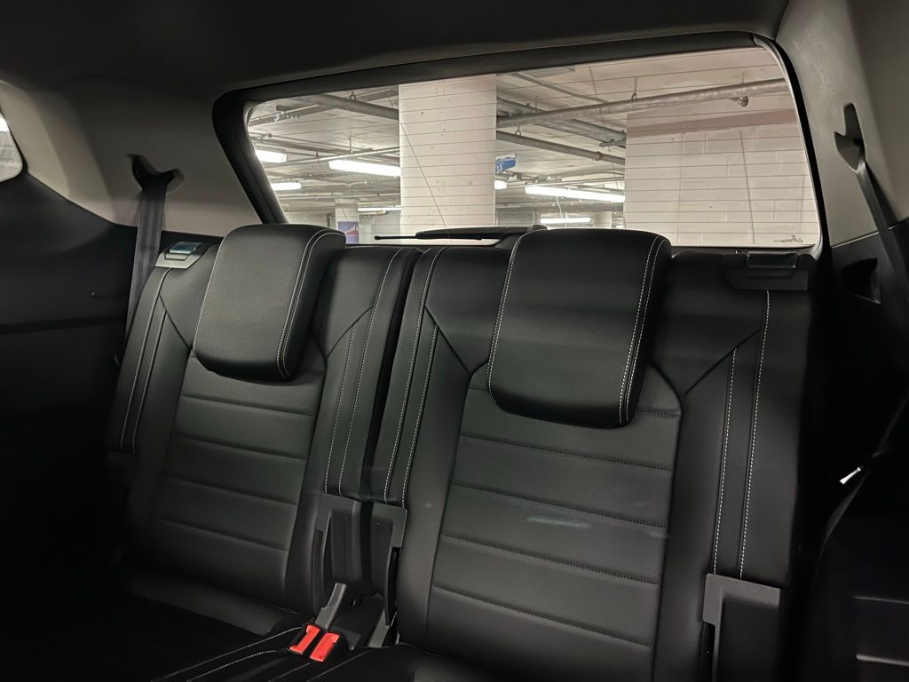 2026 Volkswagen Atlas 2.0T SEL Image 15 of 40