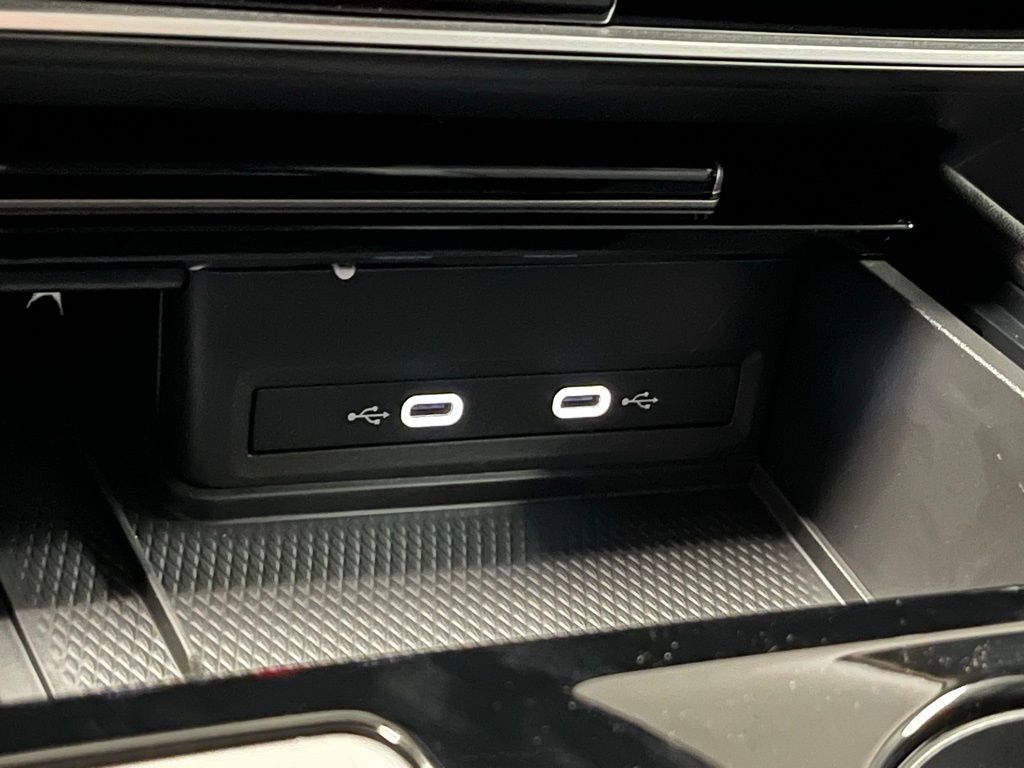2026 Volkswagen Atlas 2.0T SEL Image 28 of 40