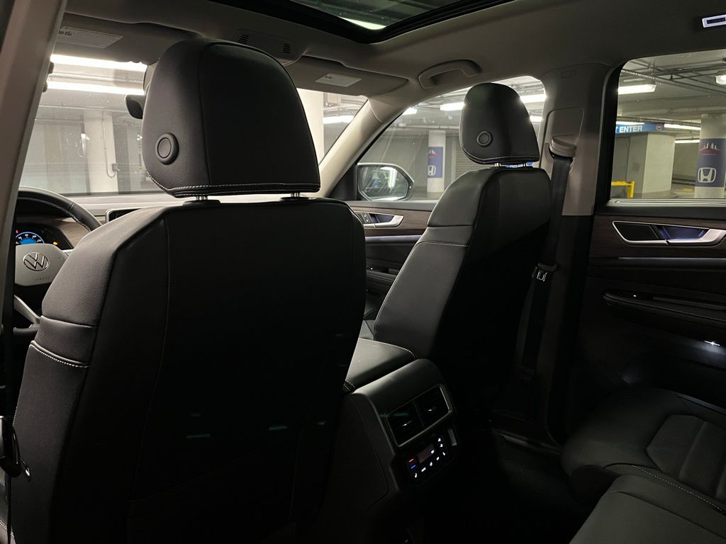 2026 Volkswagen Atlas 2.0T SEL Image 14 of 40