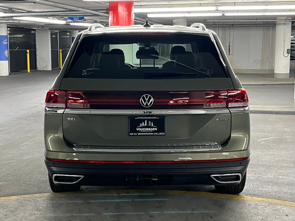 2026 Volkswagen Atlas 2.0T SEL Image 8 of 40