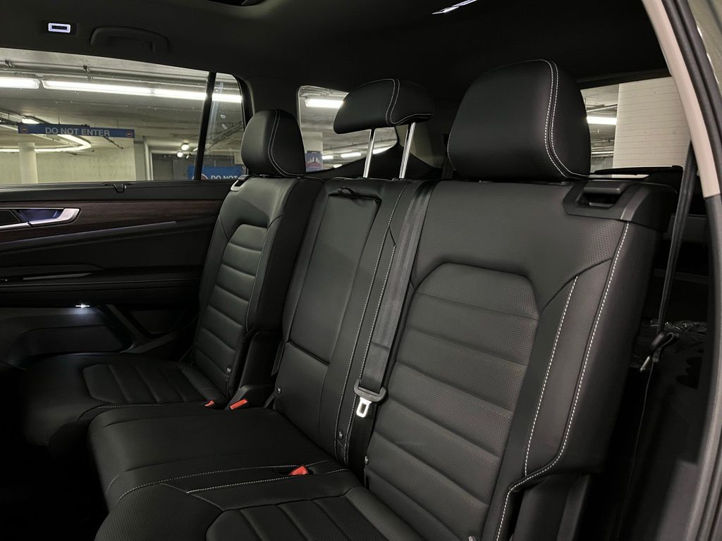 2026 Volkswagen Atlas 2.0T SEL Image 12 of 40