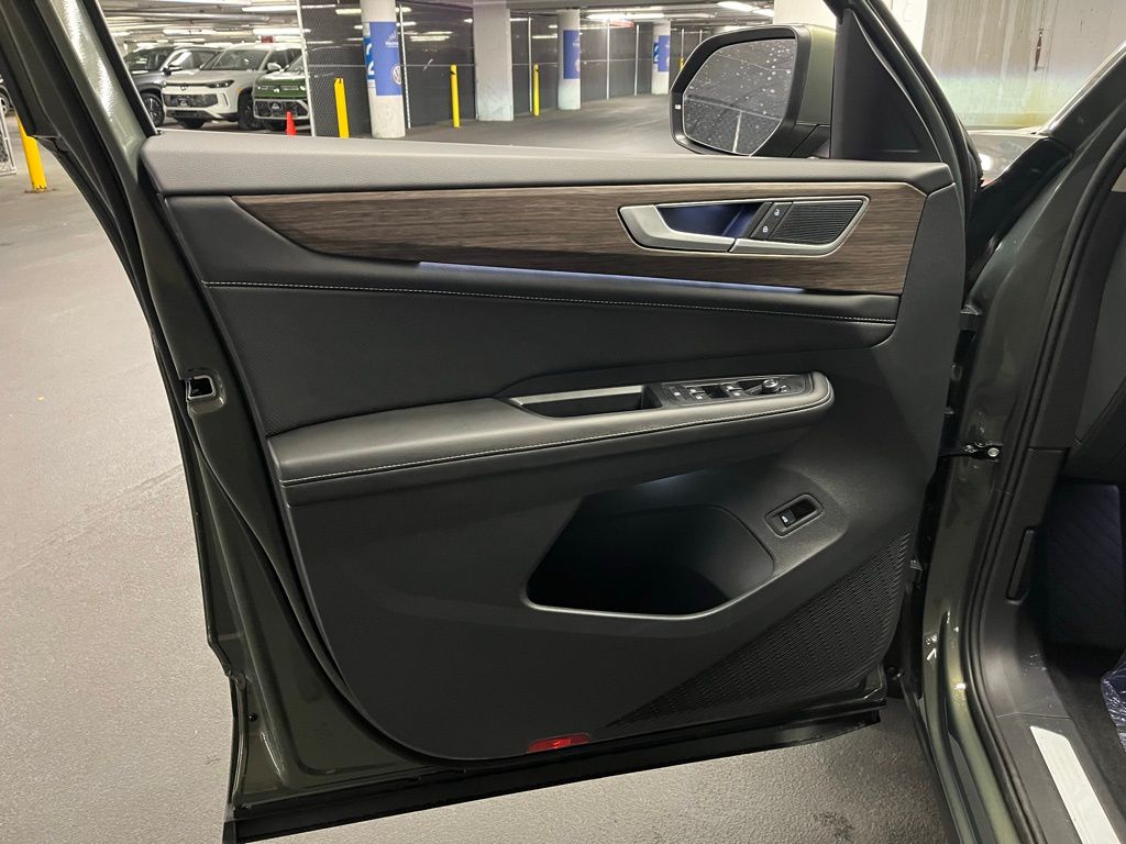 2026 Volkswagen Atlas 2.0T SEL Image 23 of 40