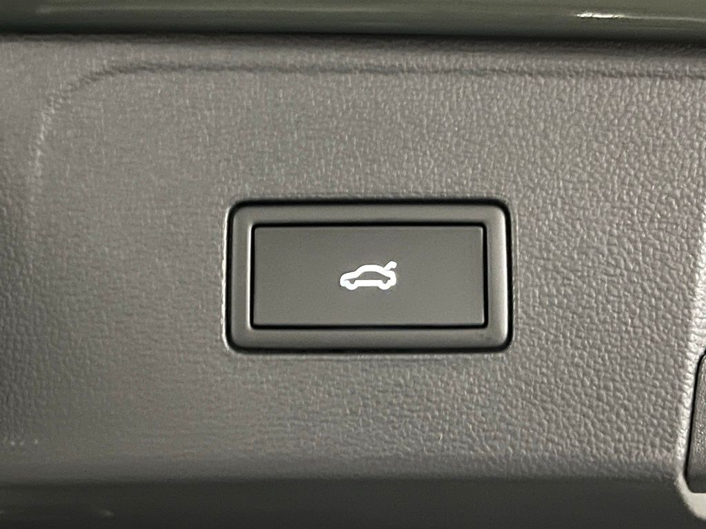 2026 Volkswagen Atlas 2.0T SEL Image 25 of 40