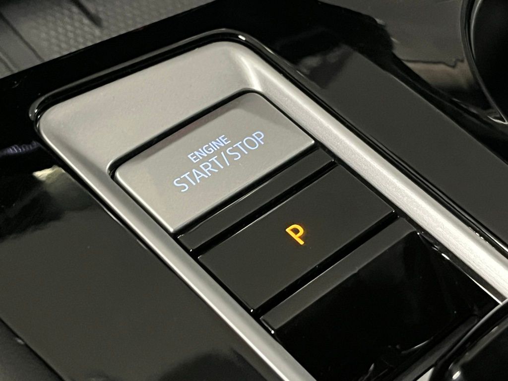 2026 Volkswagen Atlas 2.0T SEL Image 36 of 40