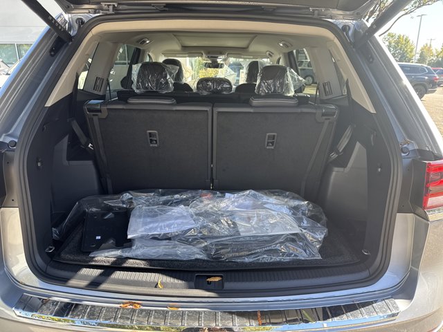 2026 Volkswagen Atlas 2.0T SEL Premium R-Line Image 4 of 10