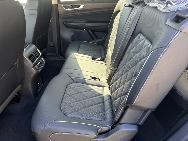 2026 Volkswagen Atlas 2.0T SEL Premium R-Line Image 5 of 10