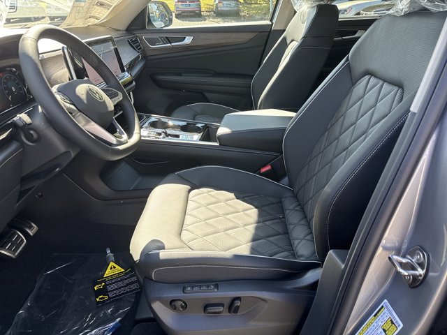 2026 Volkswagen Atlas 2.0T SEL Premium R-Line Image 6 of 10