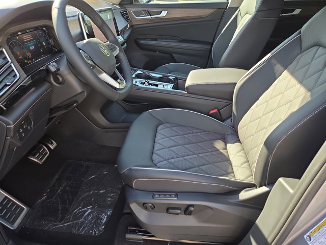 2026 Volkswagen Atlas 2.0T SEL Premium R-Line Image 6 of 10