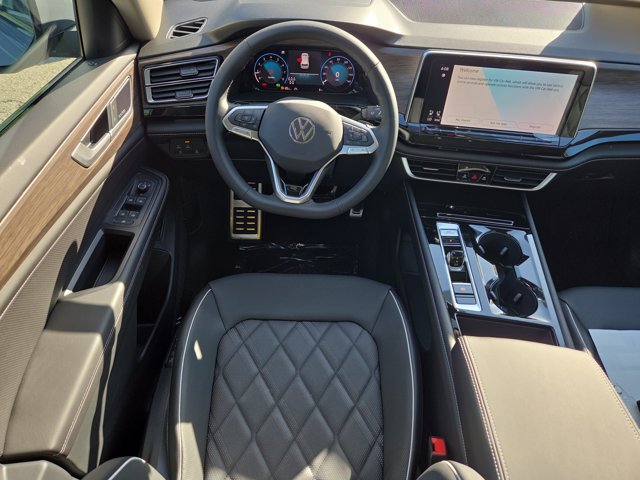 2026 Volkswagen Atlas 2.0T SEL Premium R-Line Image 7 of 10