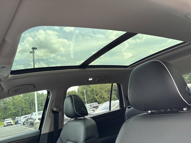 2026 Volkswagen Atlas 2.0T SEL Premium R-Line Image 20 of 37