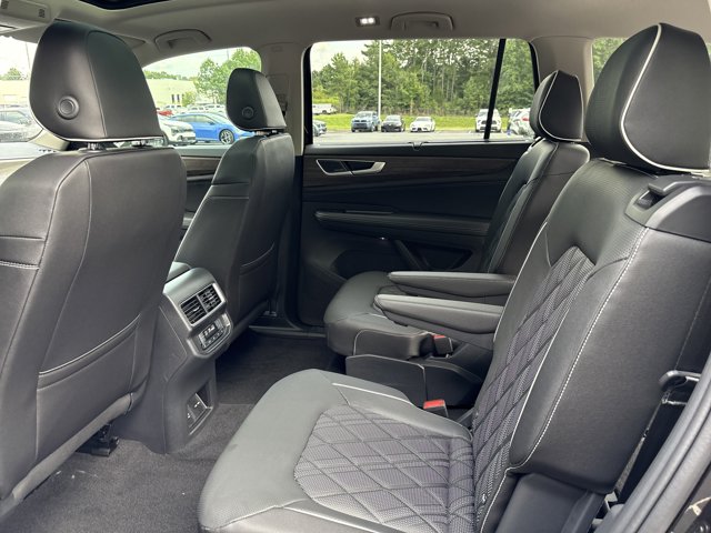 2026 Volkswagen Atlas 2.0T SEL Premium R-Line Image 14 of 37