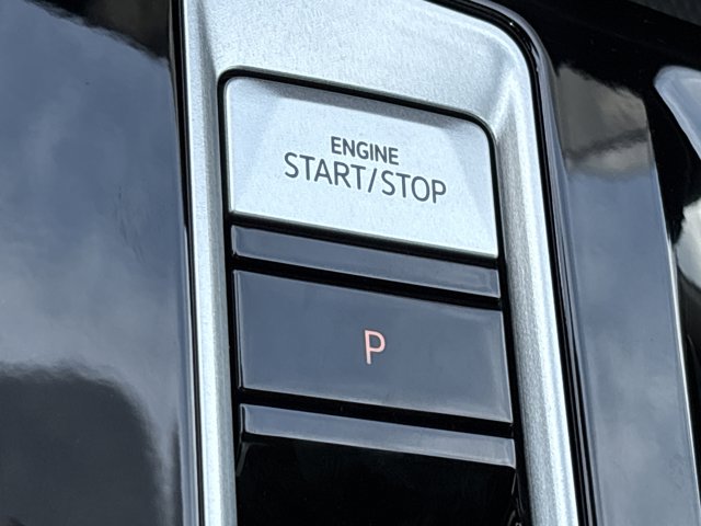 2026 Volkswagen Atlas 2.0T SEL Premium R-Line Image 34 of 37