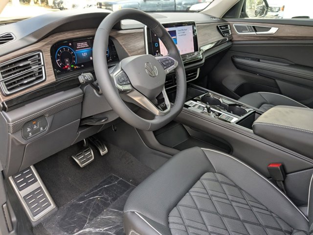 2026 Volkswagen Atlas 2.0T SEL Premium R-Line Image 11 of 19