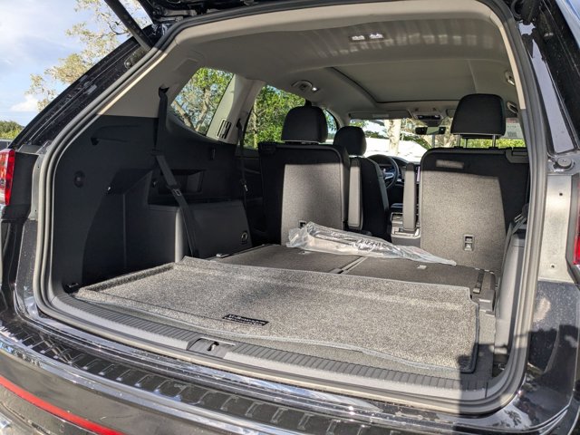 2026 Volkswagen Atlas 2.0T SEL Premium R-Line Image 6 of 19