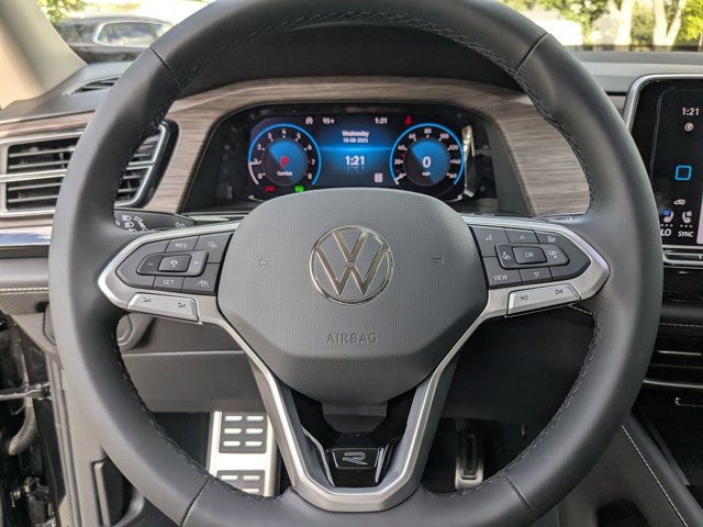 2026 Volkswagen Atlas 2.0T SEL Premium R-Line Image 12 of 19