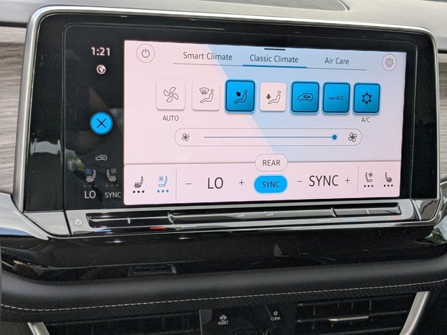 2026 Volkswagen Atlas 2.0T SEL Premium R-Line Image 16 of 19