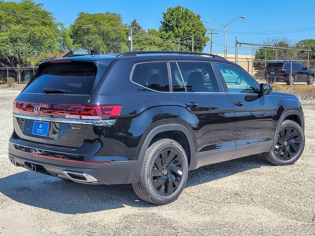 2026 Volkswagen Atlas 2.0T SE Technology Image 4 of 28