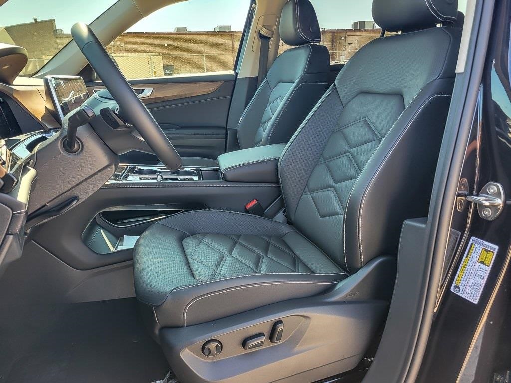 2026 Volkswagen Atlas 2.0T SE Technology Image 14 of 28