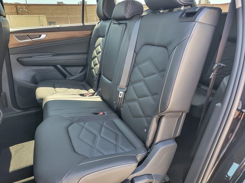 2026 Volkswagen Atlas 2.0T SE Technology Image 12 of 28