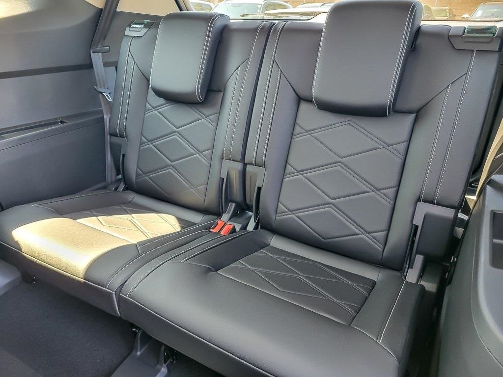 2026 Volkswagen Atlas 2.0T SE Technology Image 13 of 28