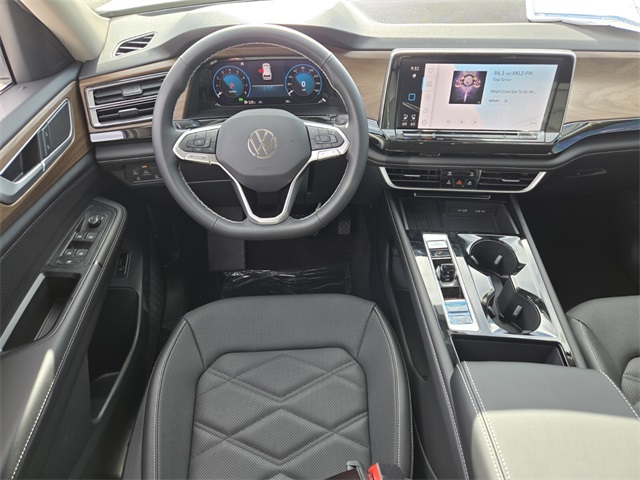 2026 Volkswagen Atlas 2.0T SE Technology Image 8 of 13