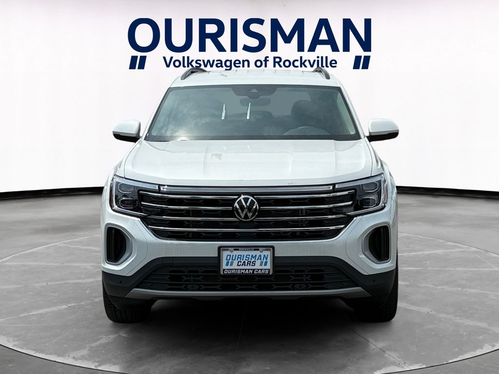 2026 Volkswagen Atlas 2.0T SE Technology Image 2 of 28