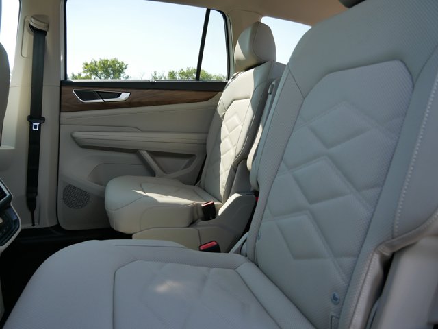 2026 Volkswagen Atlas 2.0T SE Technology Image 5 of 13