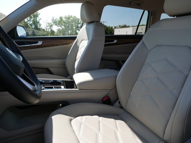 2026 Volkswagen Atlas 2.0T SE Technology Image 6 of 13