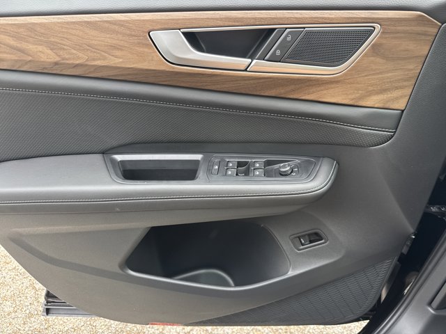 2026 Volkswagen Atlas 2.0T SE Technology Image 8 of 10