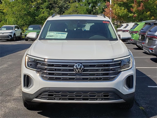 2026 Volkswagen Atlas 2.0T SE Technology Image 2 of 12