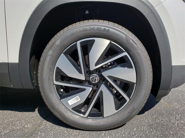 2026 Volkswagen Atlas 2.0T SE Technology Image 6 of 12