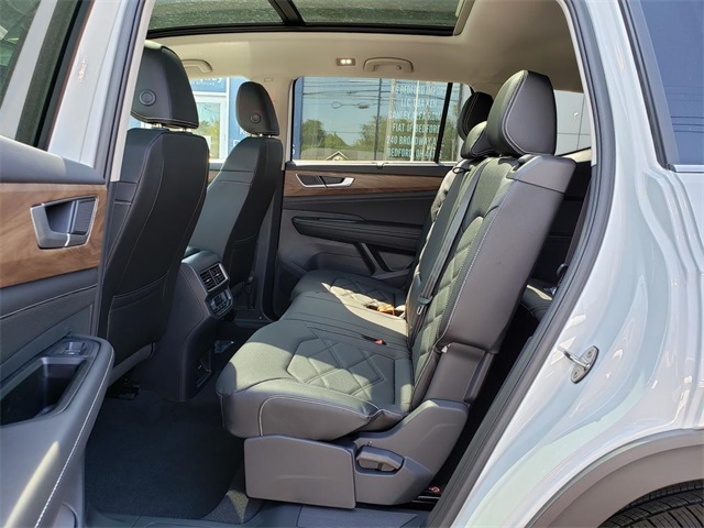 2026 Volkswagen Atlas 2.0T SE Technology Image 7 of 12