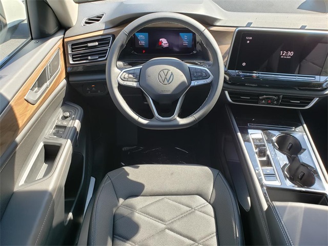 2026 Volkswagen Atlas 2.0T SE Technology Image 8 of 12